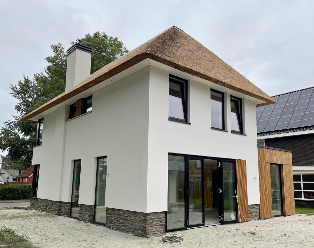 Zakelijke renovatie met gevelisolatie in Groningen door HPB Gevelisolatie – foto 1 van 2