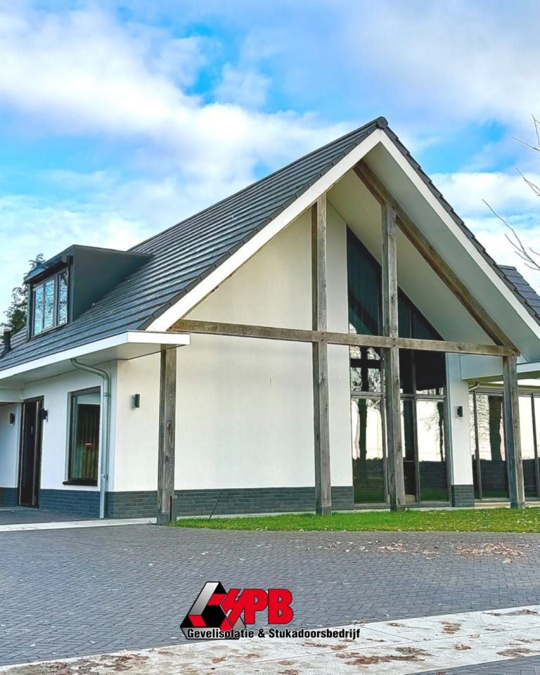 Gevelisolatie met steenstrips en sierpleister door HPB Gevelisolatie – foto 1 van 1