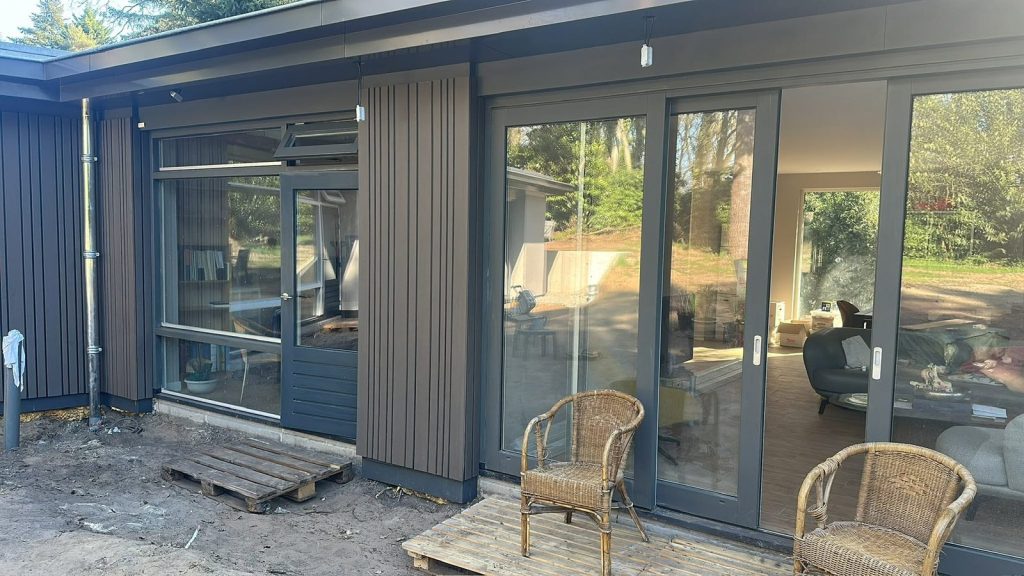 Gevelstucwerk bij de renovatie van een bungalow door HPB Gevelisolatie – foto 6 van 6